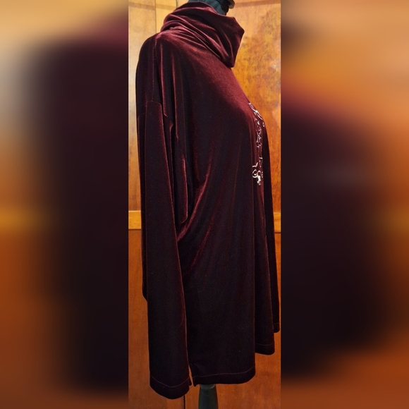 🍯THE DISNEY CATALOG velour turtleneck tunic. Size XL - Picture 2 of 7